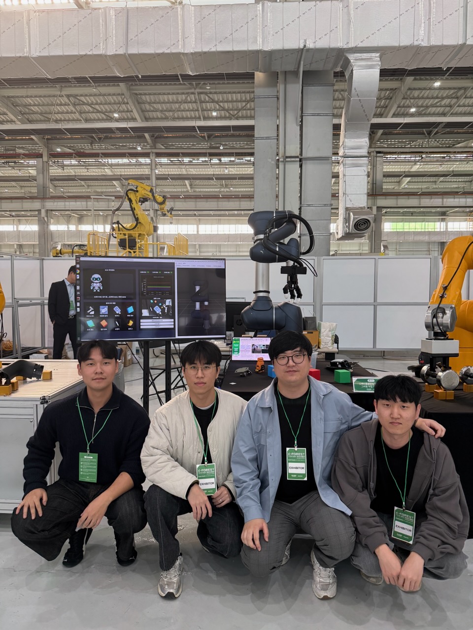 Smart CPS Lab. 현대자동차 e-Forest Techday 2025 행사에 현대차 초청 자율협업형 로봇 기술 전시